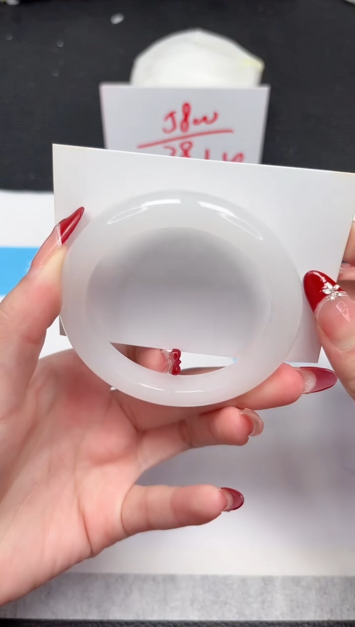 【闪购商品】石英质玉手镯未镶嵌106-54.2