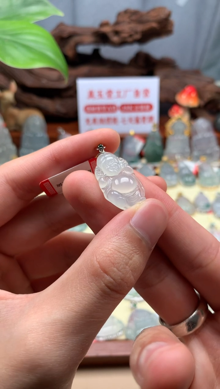 【闪购商品】翡翠颈饰18K金镶嵌观音