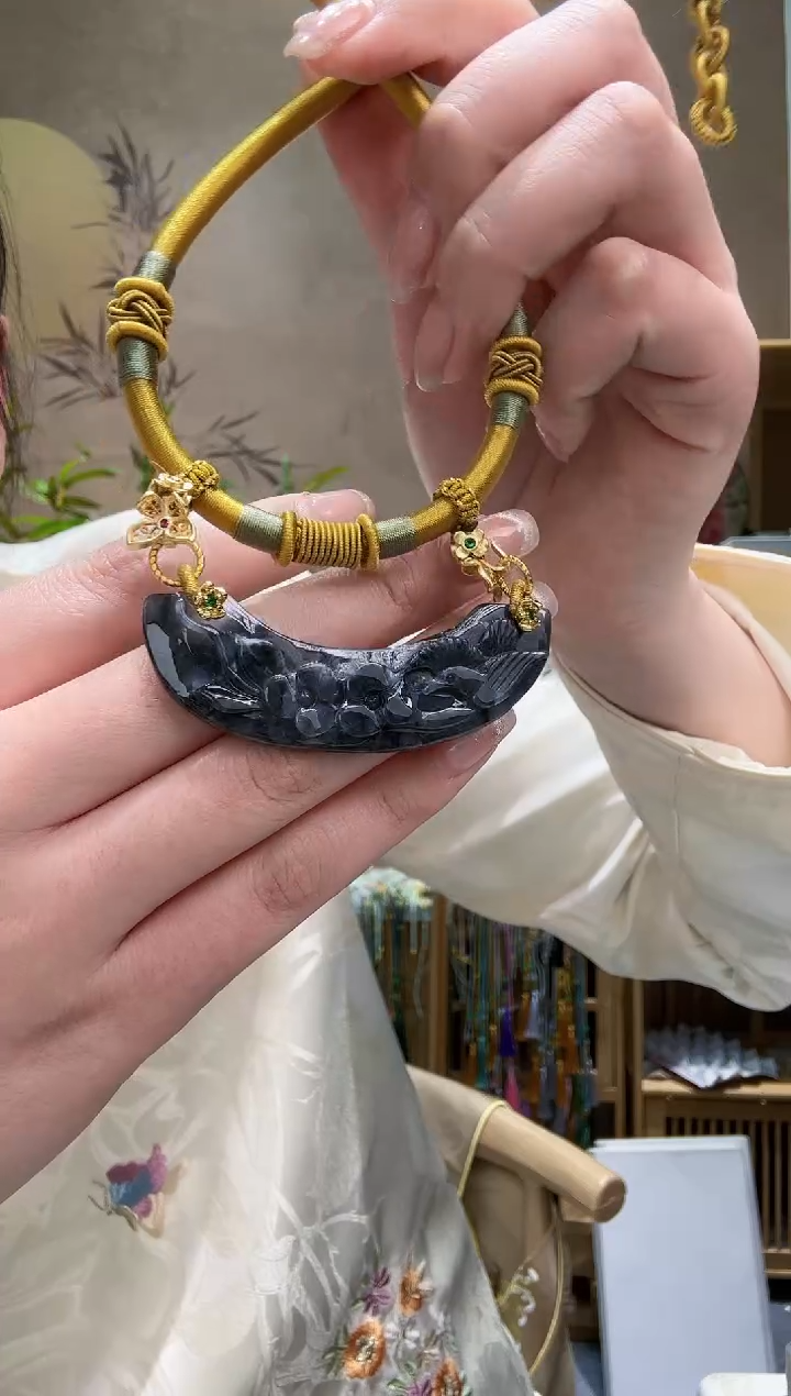 【闪购商品】翡翠颈饰未镶嵌吊坠