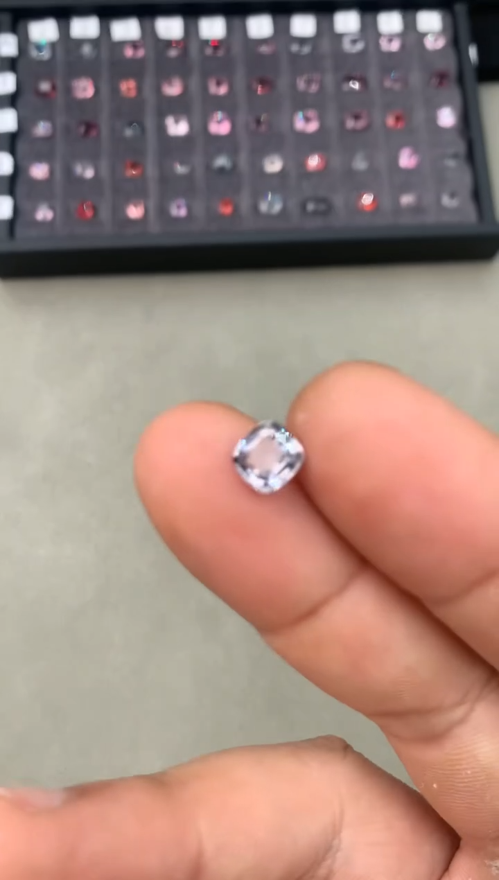 【闪购商品】定制尖晶石裸石未镶嵌1.55ct 枕型 银灰色调