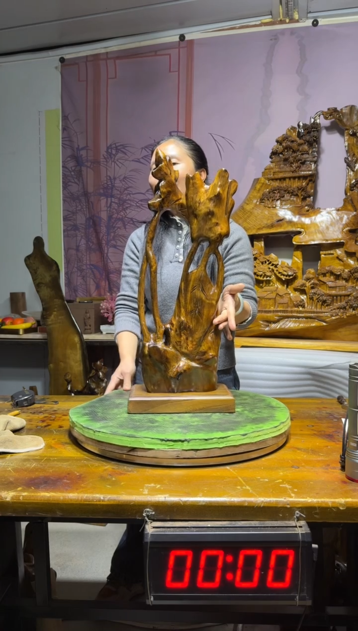 金丝楠H**红金丝楠木雕刻摆件