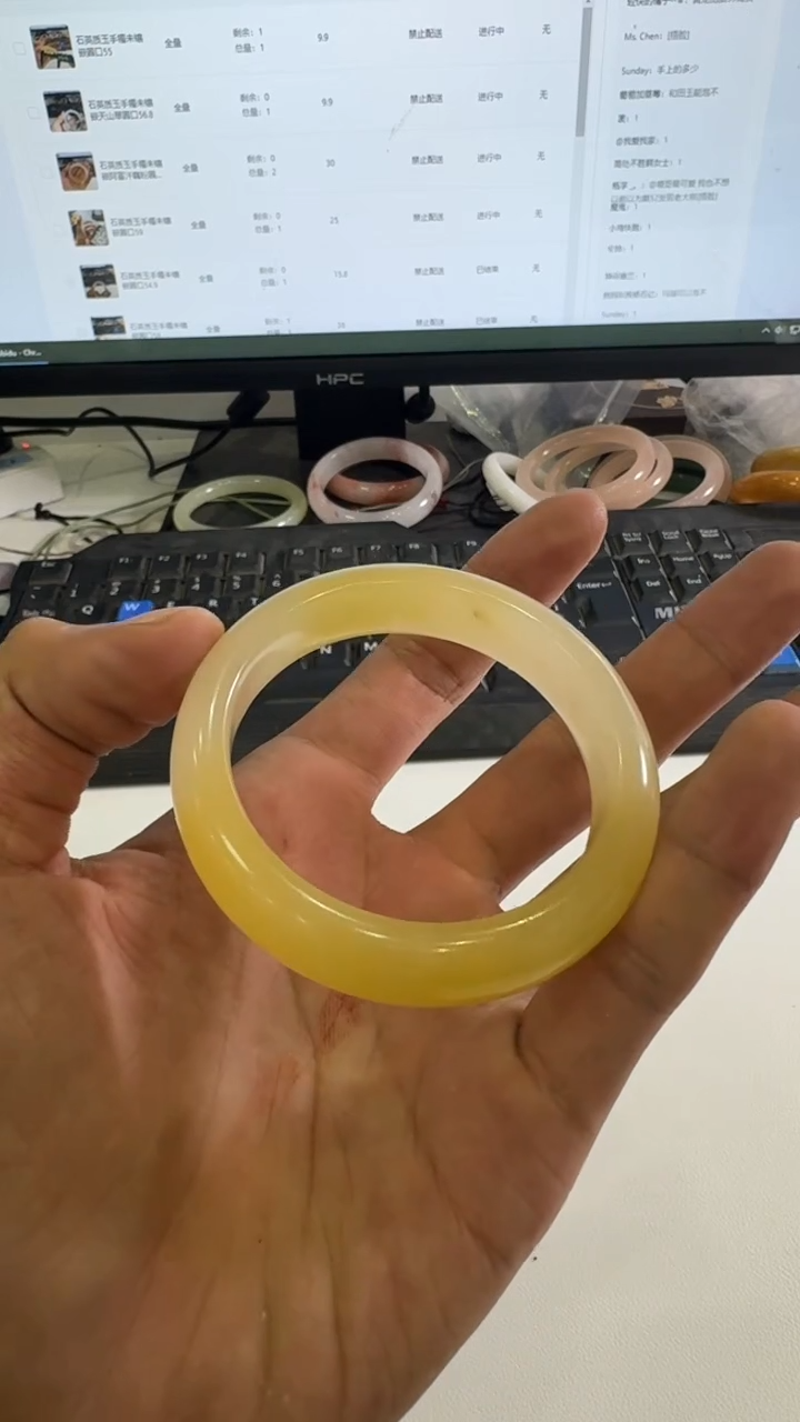 石英质玉手镯未镶嵌圈口55