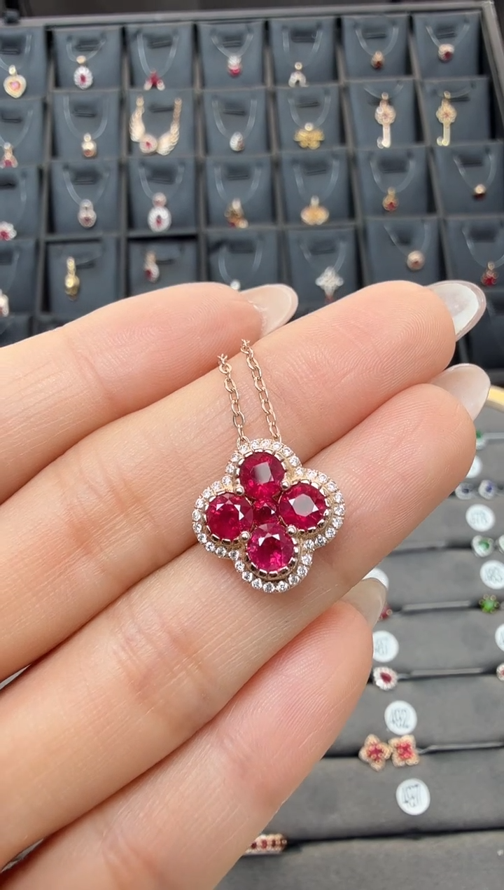 吊坠(不含链)18K金镶嵌红宝石2.04克拉