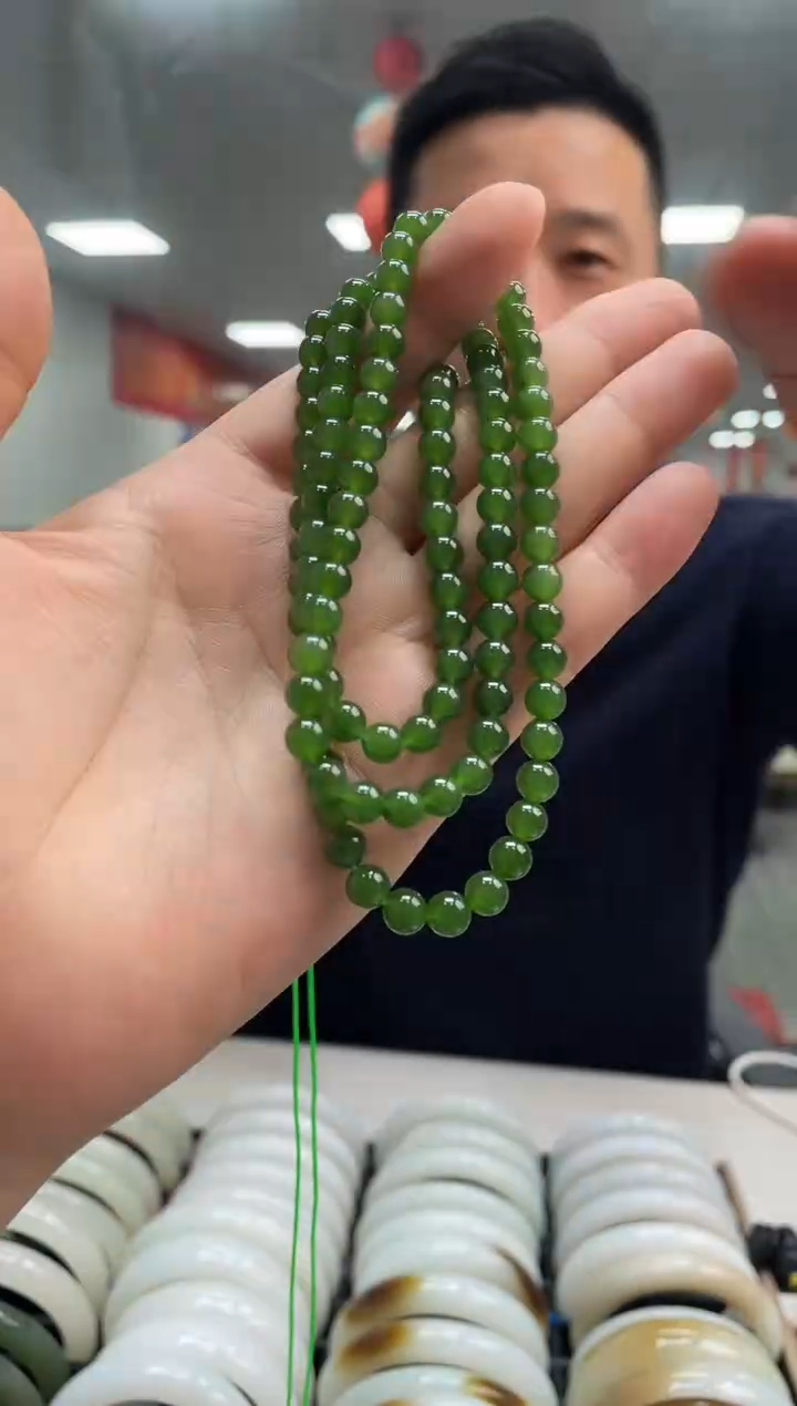 和田玉未镶嵌颈饰碧玉卡6-5 108颗随机发一件