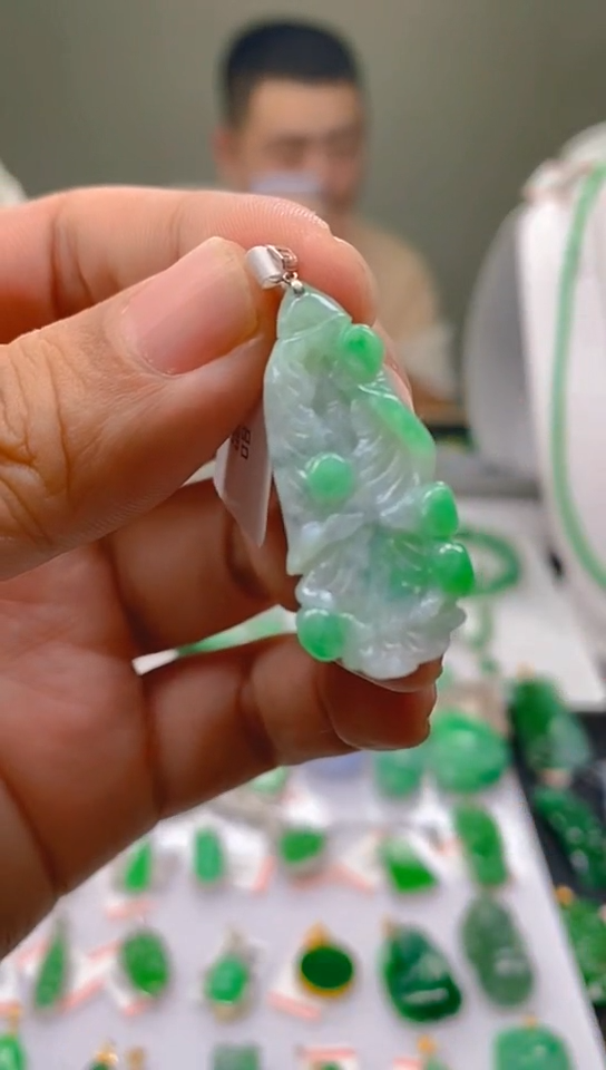 【闪购商品】翡翠颈饰18K金镶嵌新号开播，全场乱卖