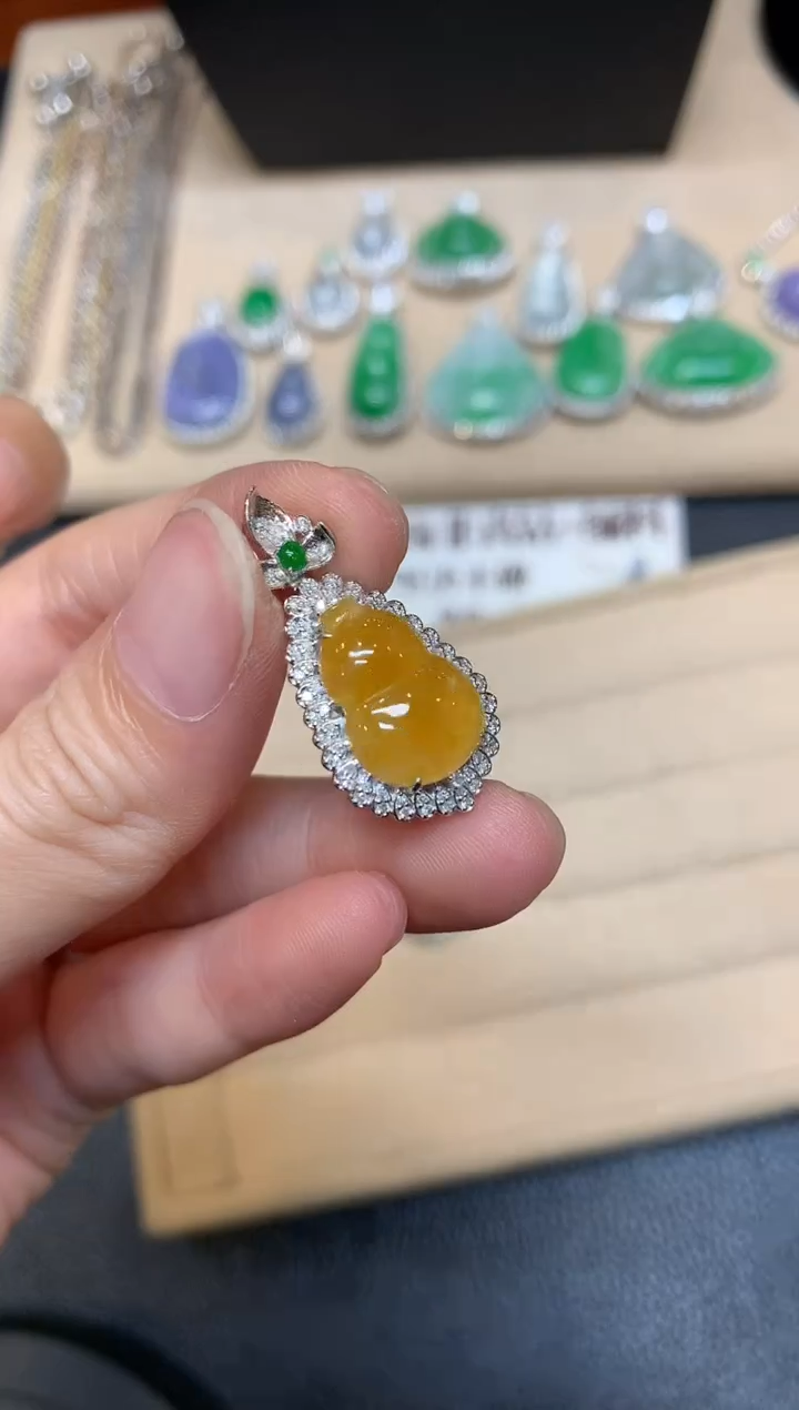 翡翠18K金镶嵌吊坠(不含链)葫芦【无服务费