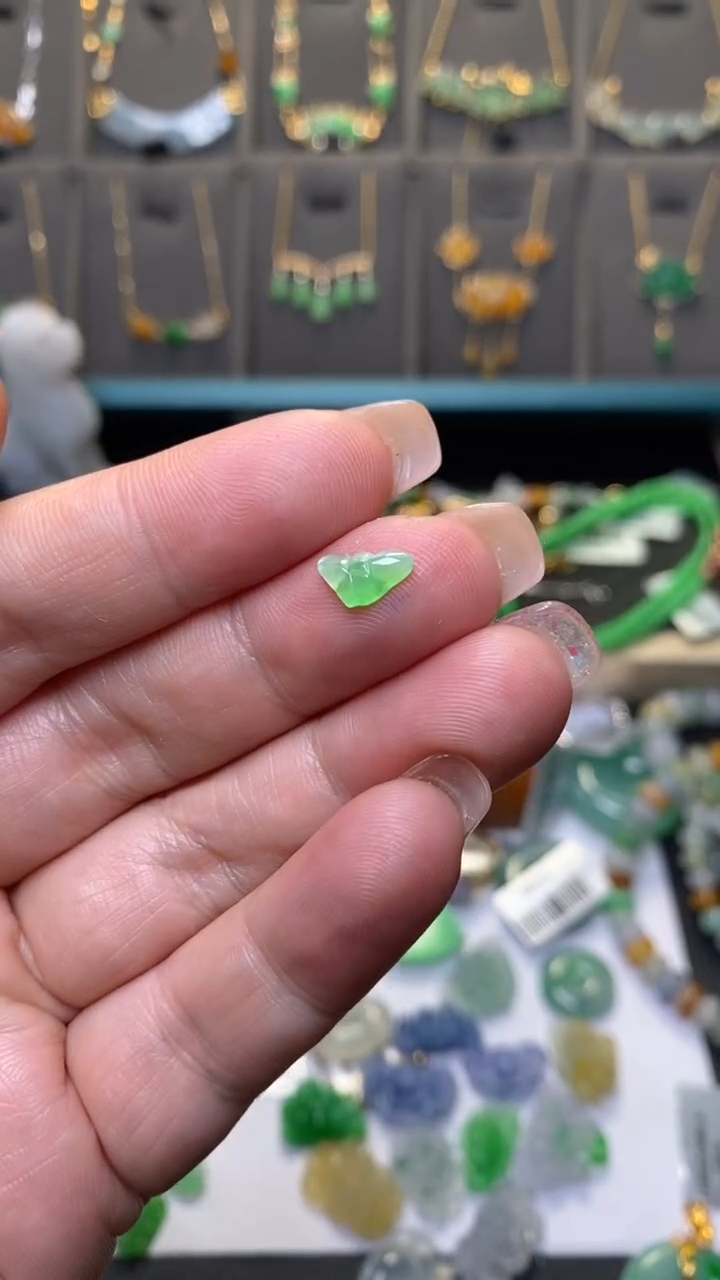 颈饰未镶嵌翡翠40388