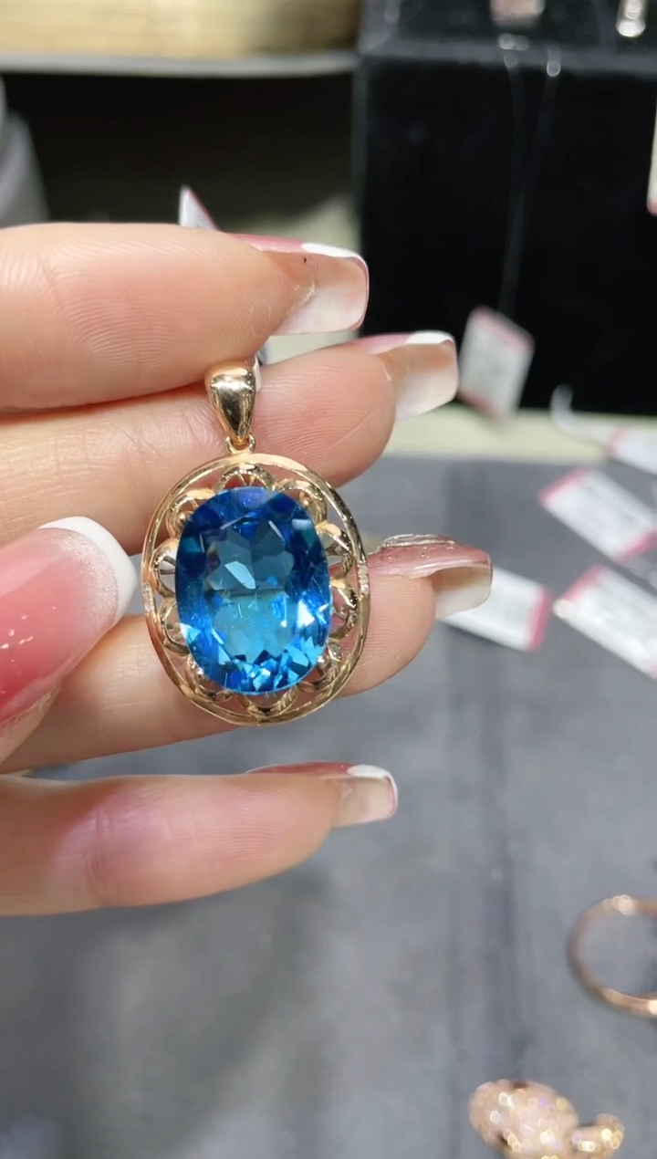 【闪购商品】托帕石吊坠18K金镶嵌·