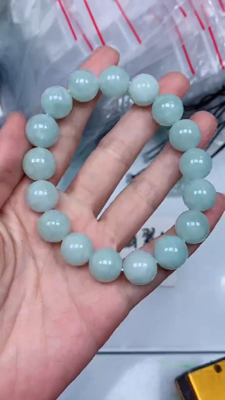 颈饰未镶嵌翡翠手串