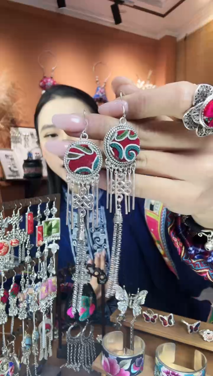 【闪购商品】刺绣纯手工民族风耳环