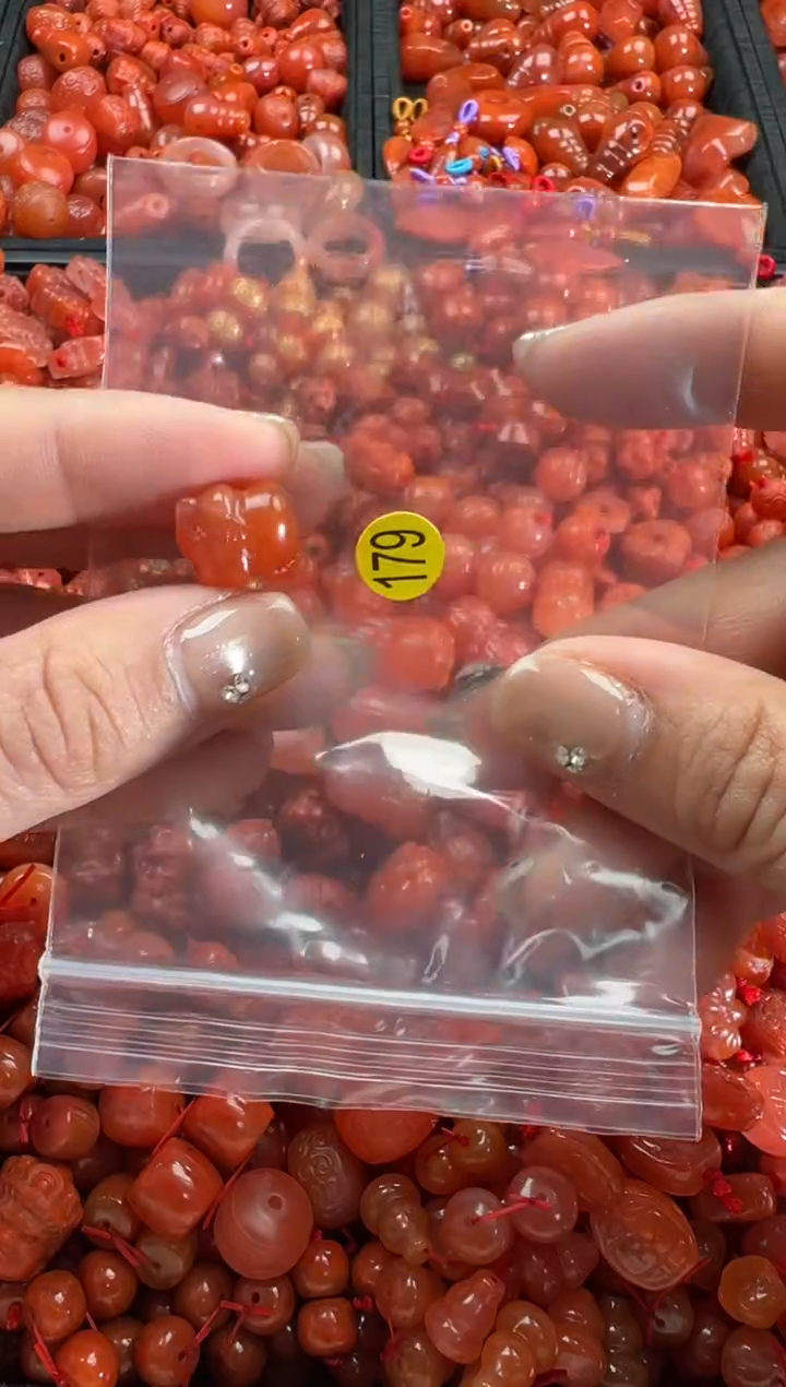 【闪购商品】南红玛瑙颈饰未镶嵌1