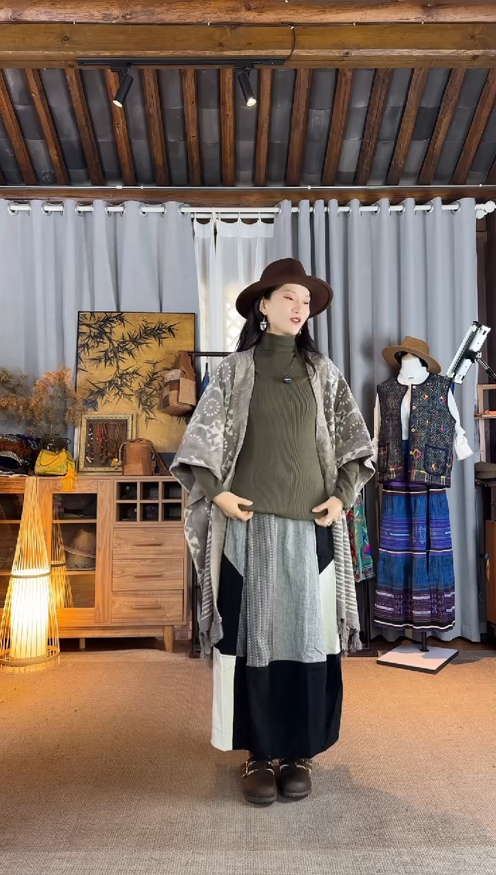 设计师款黑白拼接刺绣花苞裙