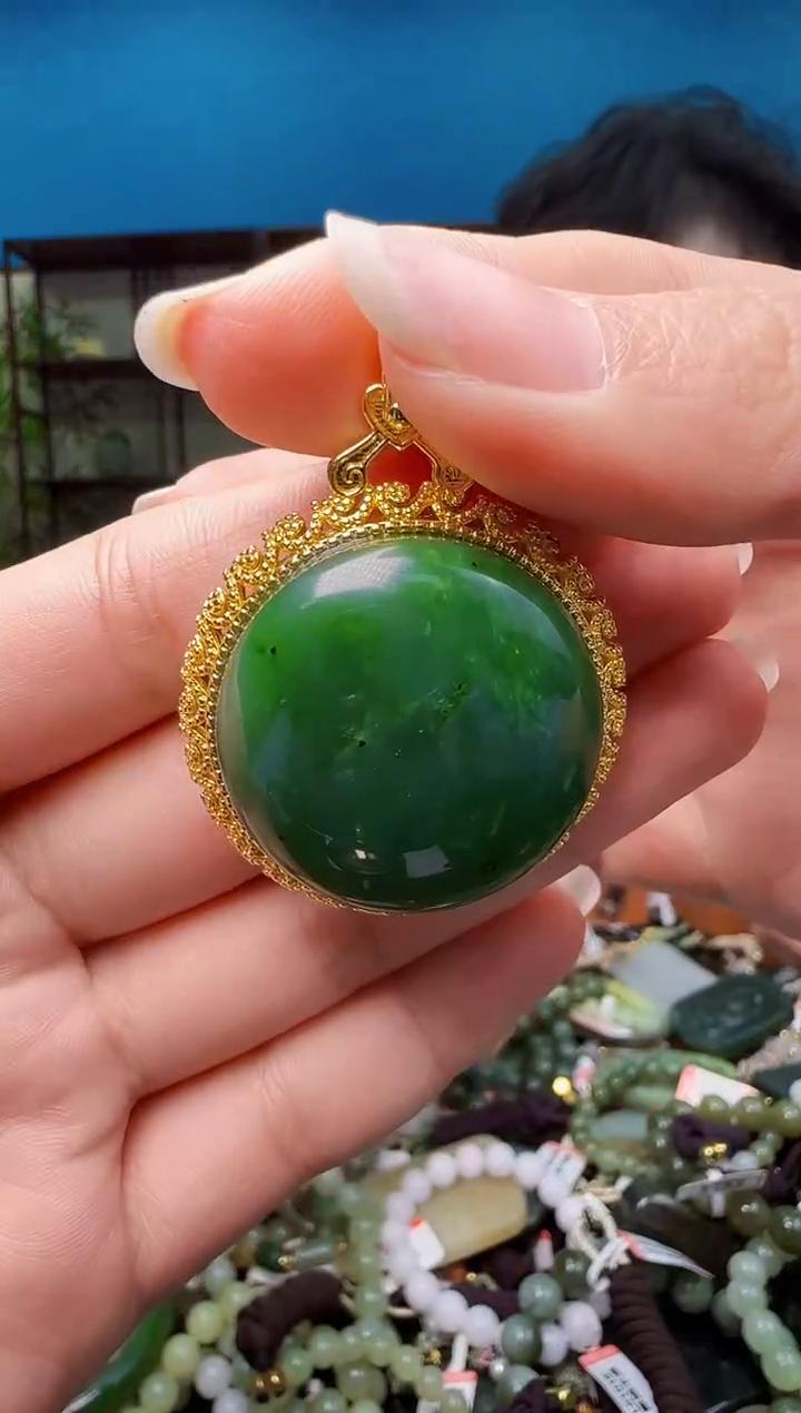 颈饰未镶嵌和田玉w****?1