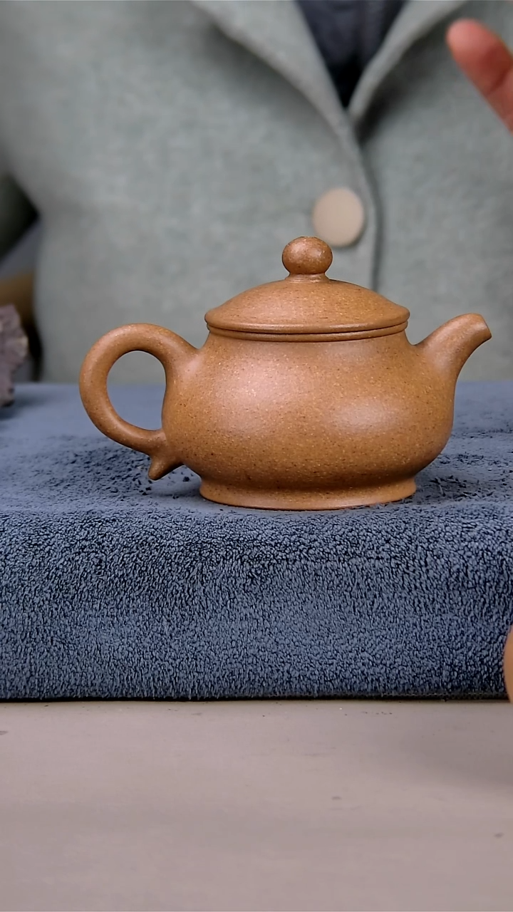 【闪购商品】紫砂茶壶梨皮黄段中潘 160/170