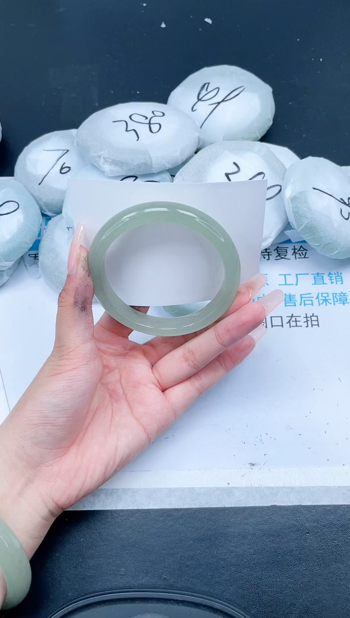 【闪购商品】石英质玉手镯未镶嵌471-