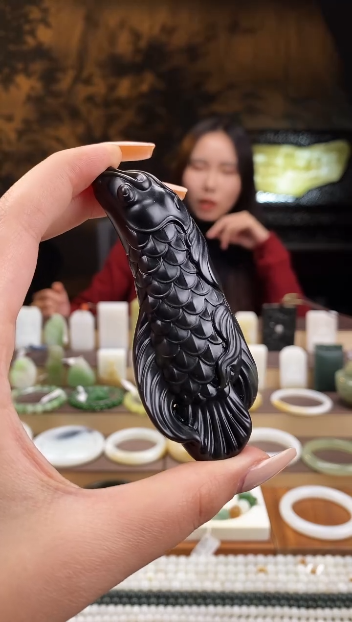 未镶嵌和田玉把件新疆聚墨青花 金龙鱼 86g