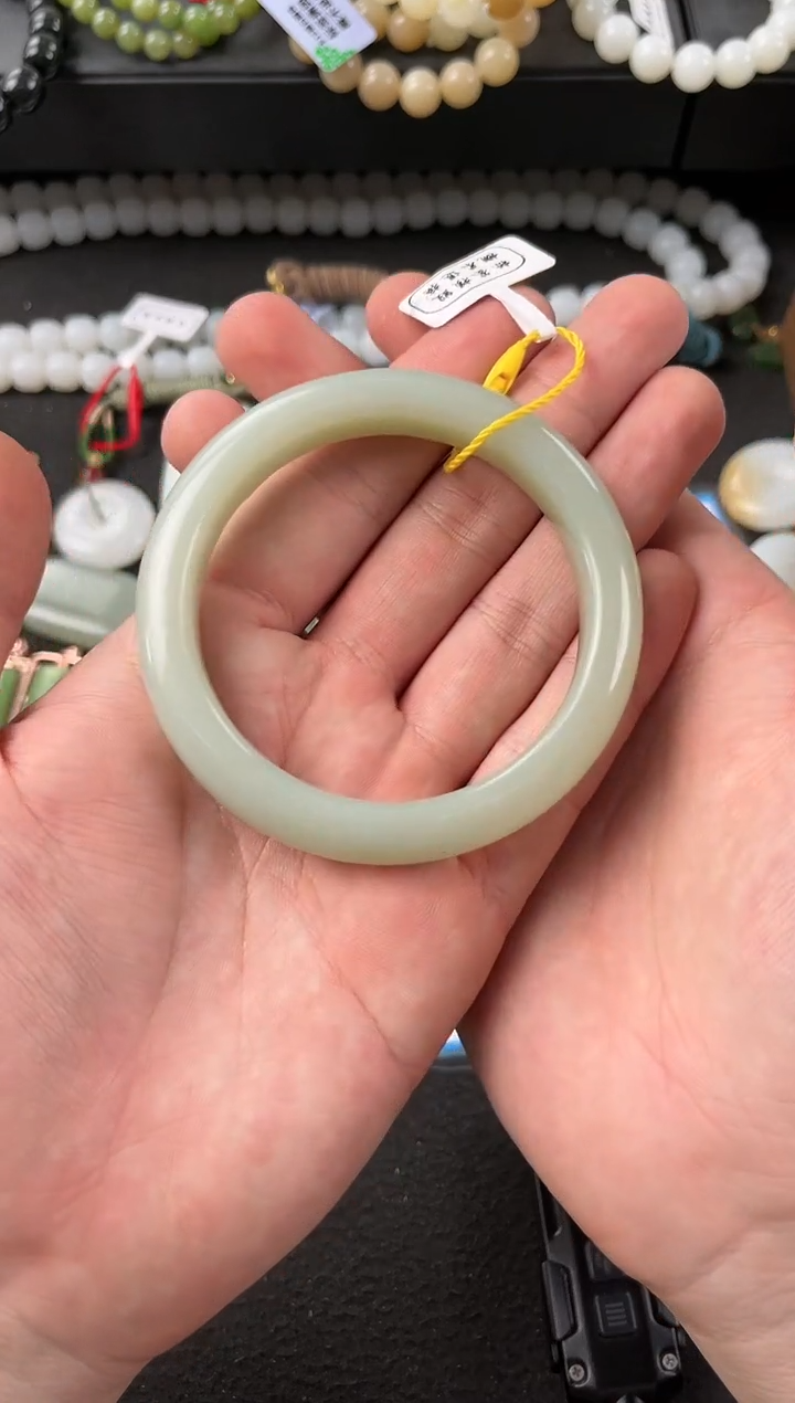 【闪购商品】和田玉手镯未镶嵌且末青白手镯卡58.7微色差