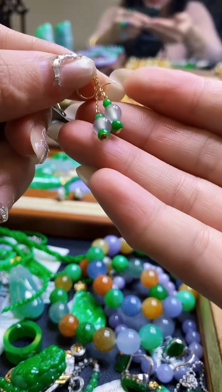【闪购商品】定制翡翠18K金镶嵌耳饰