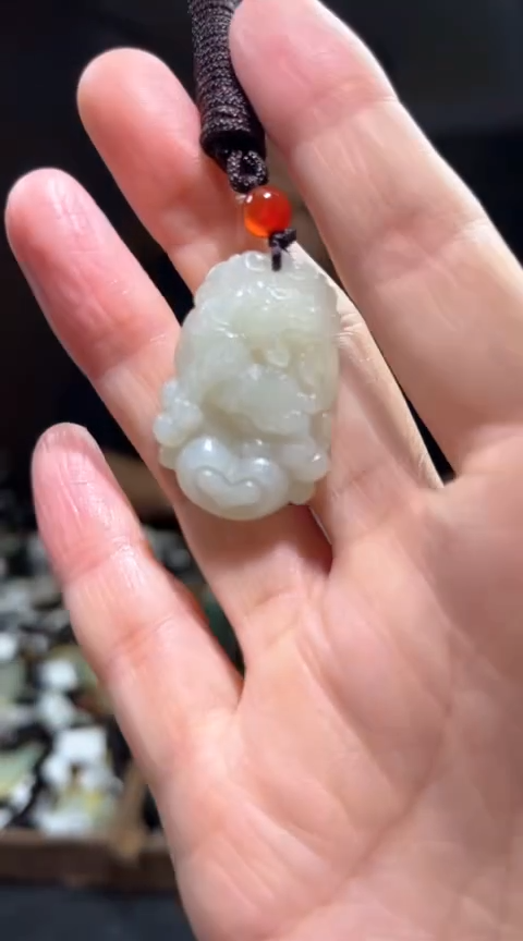 和田玉未镶嵌颈饰飞****0·