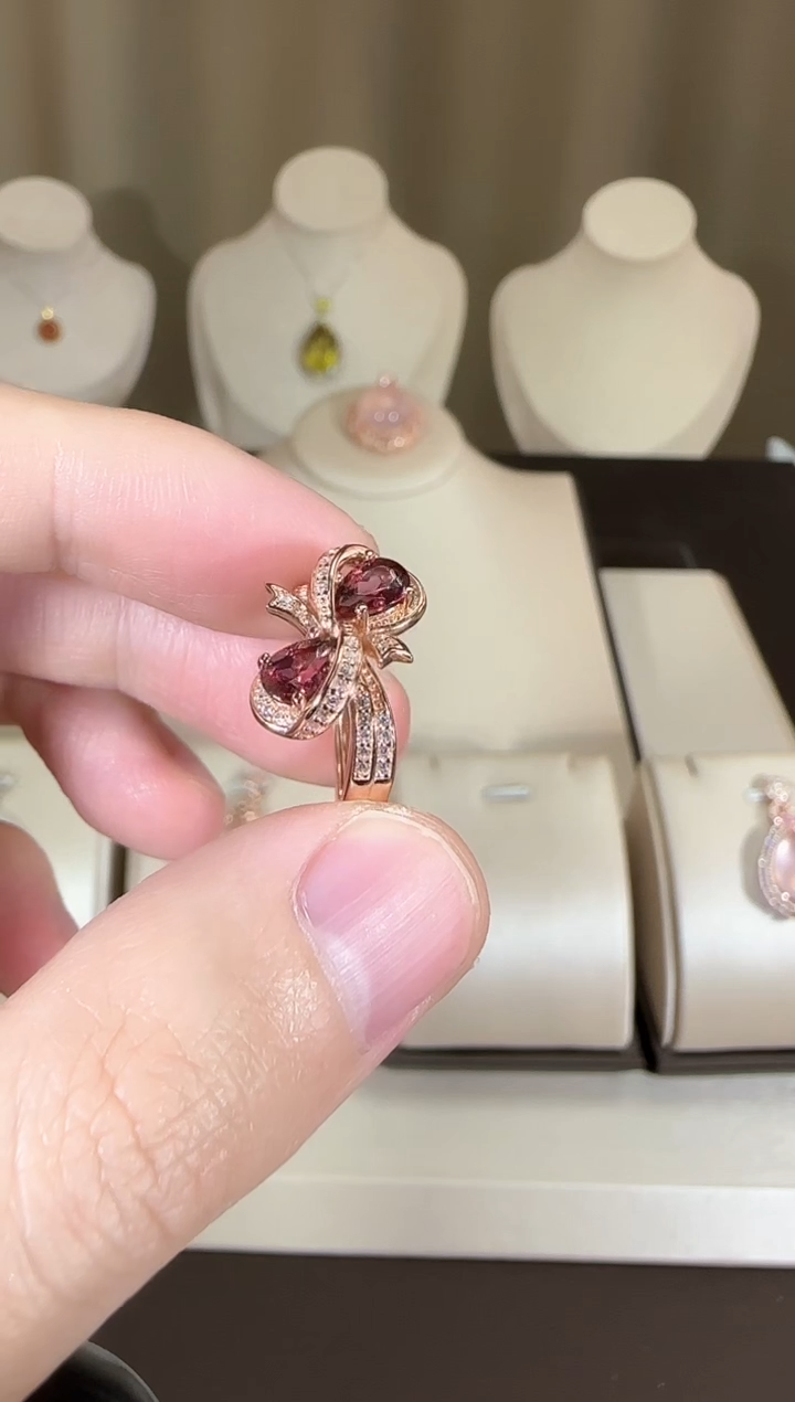 【闪购商品】石榴石戒指银S925镶嵌4*6mm设计款