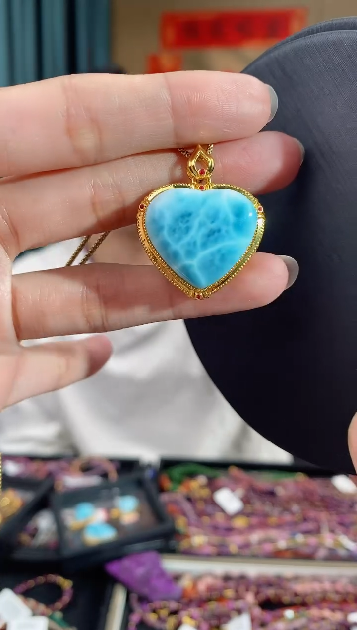 【闪购商品】针钠钙石（海纹石）吊坠(不含链)18K金镶嵌818