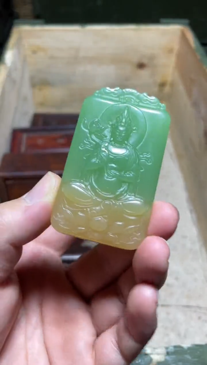 【闪购商品】翠青双面工观音1件