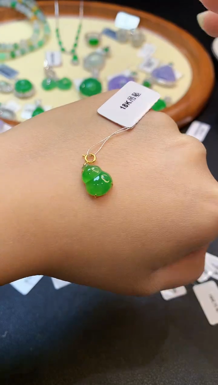 【闪购商品】翡翠吊坠(不含链)18K金镶嵌多样性发一件0238