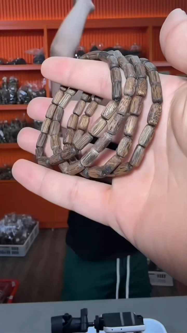 沉香手串a12号沉水越南软丝多样性发一