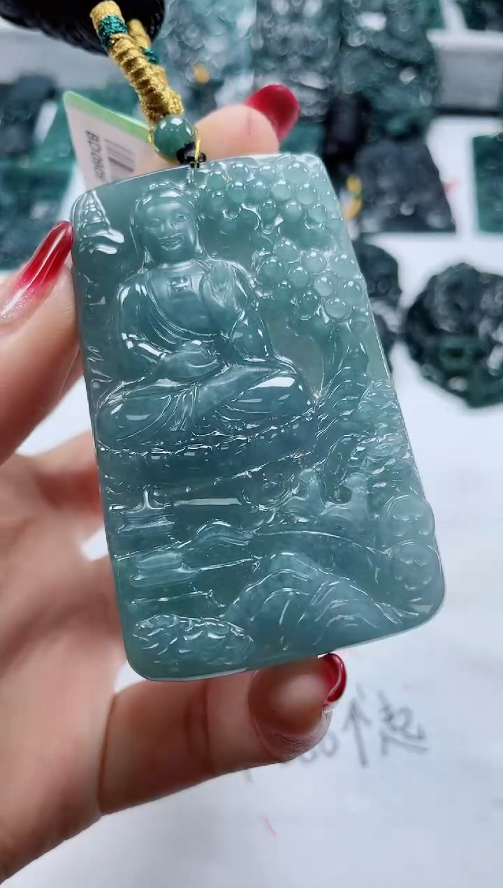 【闪购商品】翡翠颈饰未镶嵌          