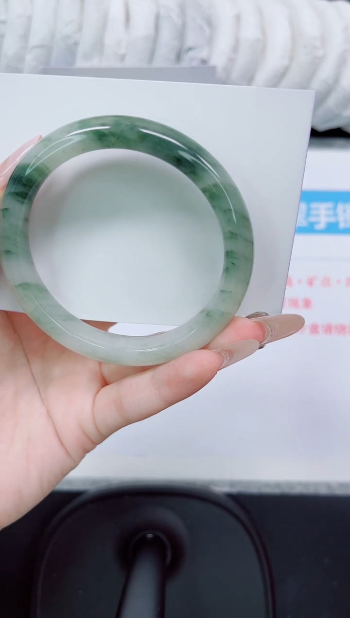 石英质玉手镯未镶嵌51