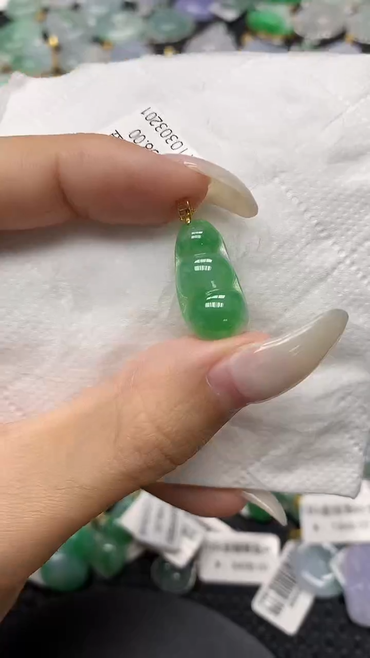 颈饰18K金镶嵌翡翠11111111111