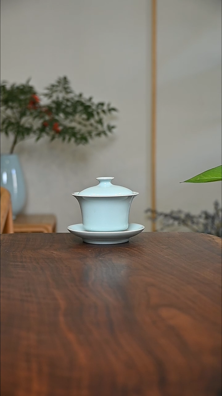 马蹄盖碗 天青 微瑕 朱法喜款