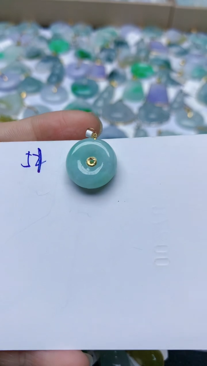 【闪购商品】翡翠颈饰18K金镶嵌天然翡翠A货    