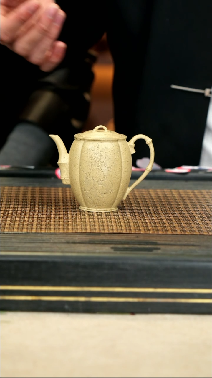 【闪购商品】紫砂茶壶LZY111本山绿 四瓣竹