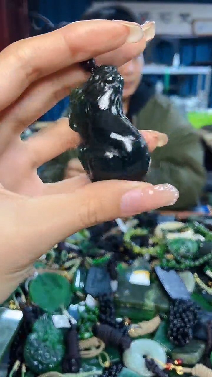 未镶嵌和田玉挂件1