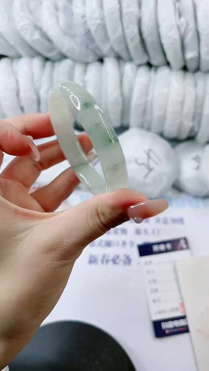 【闪购商品】石英质玉手镯未镶嵌0615752819-多样性发货