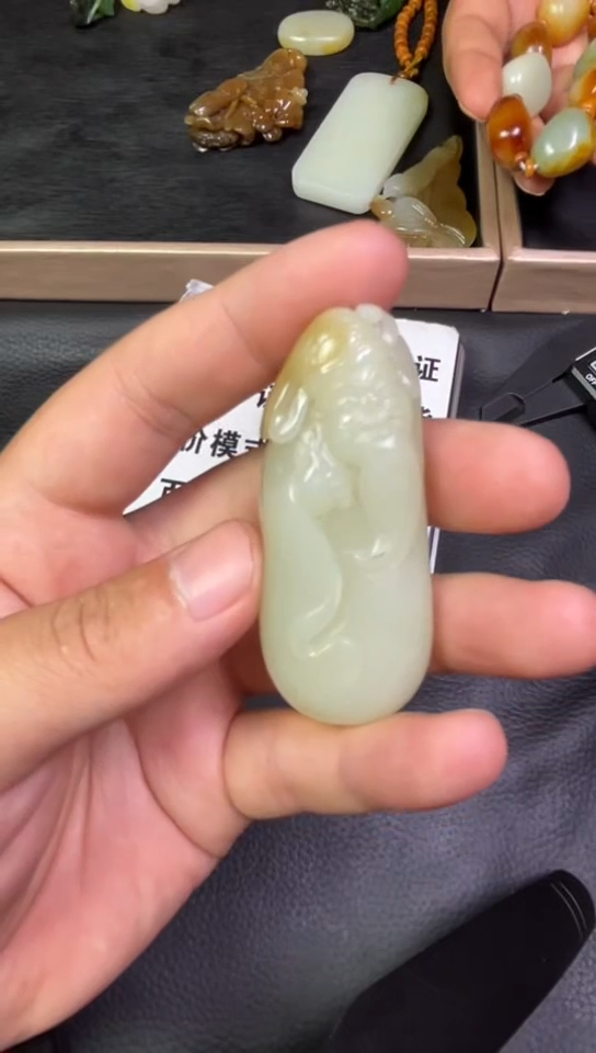 和田玉未镶嵌颈饰和田玉126