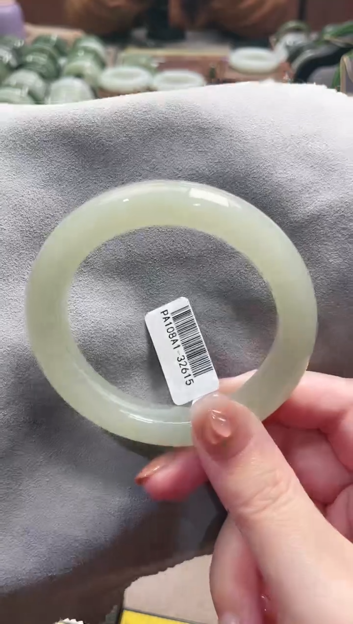 【闪购商品】和田玉手镯未镶嵌55+圈口