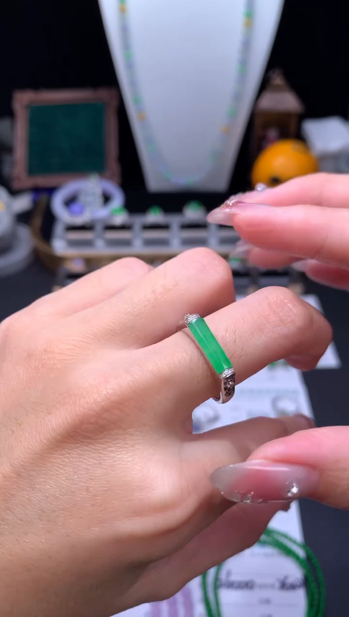 18K金镶嵌定制翡翠48小时鉴赏期 退货不扣服务费