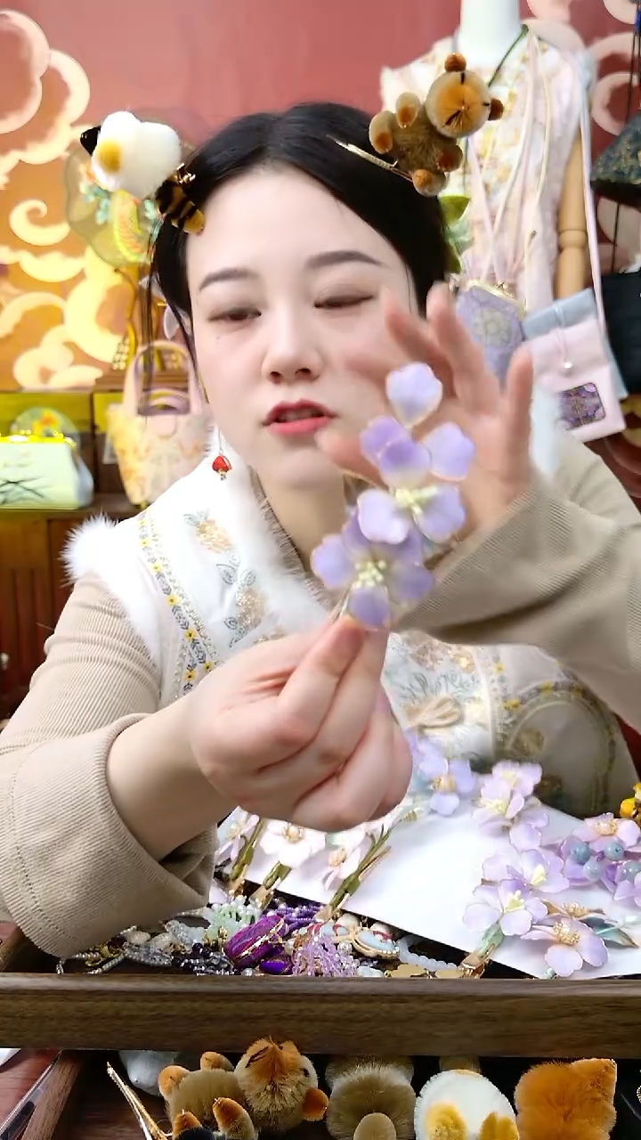 纯铜合金琉璃非遗绒花耳钩