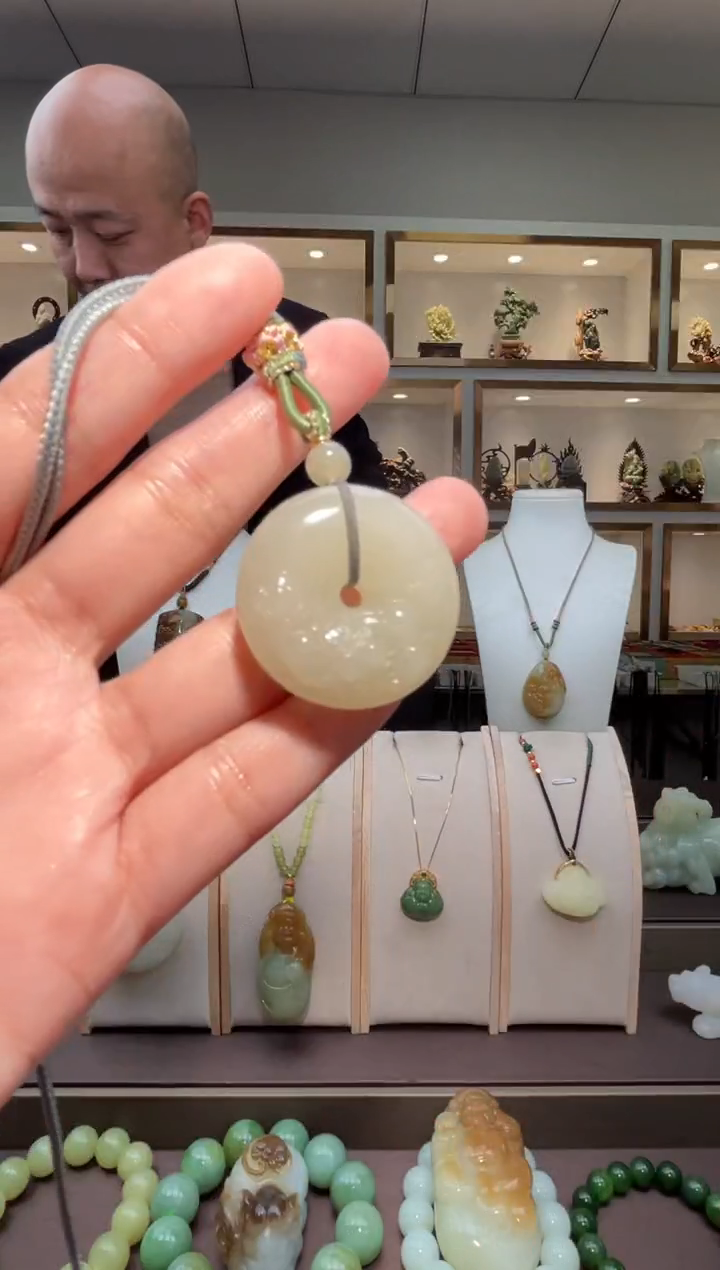 颈饰未镶嵌和田玉苏