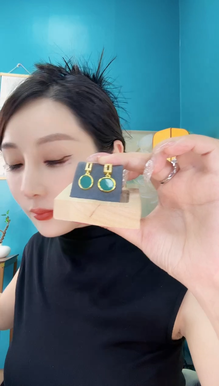 翡翠未镶嵌耳饰耳饰