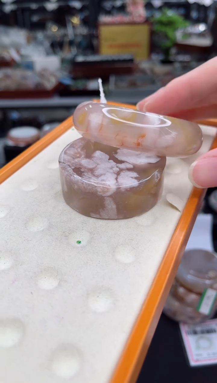 【闪购商品】石英质玉手镯未镶嵌57圈口（赠品镯心）3600100