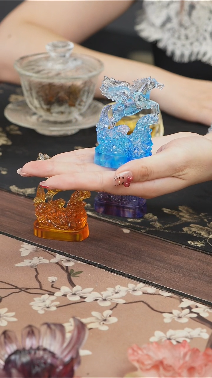手工艺品琉璃蓝色飞马茶宠摆件