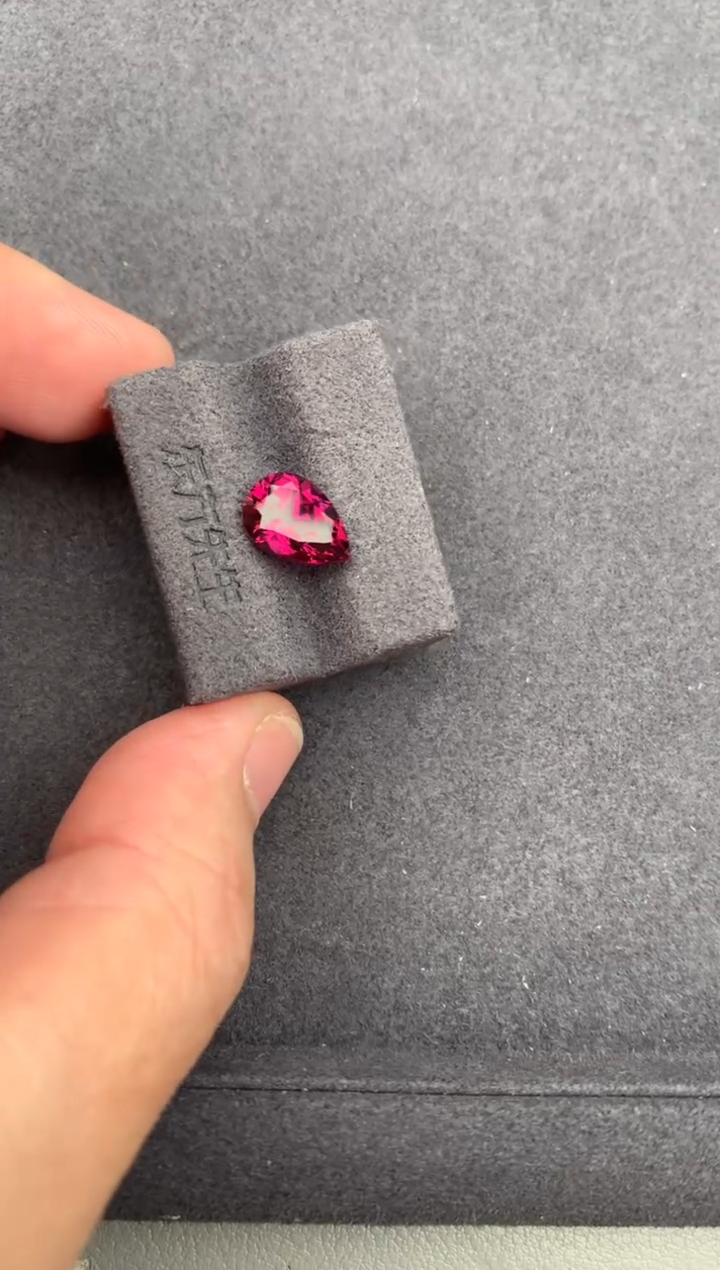 未镶嵌珠宝半成品石榴石2.9ct镁铝榴石  定制  BH