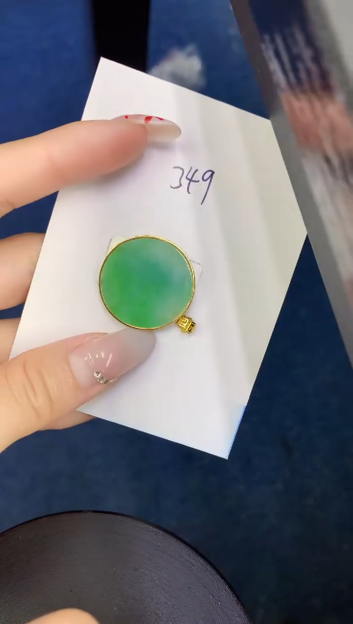 【闪购商品】翡翠颈饰18K金镶嵌00000000000