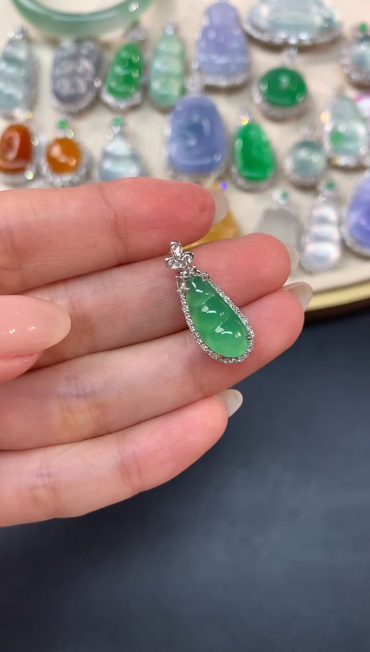 【闪购商品】翡翠吊坠(不含链)18K金镶嵌A69|9800