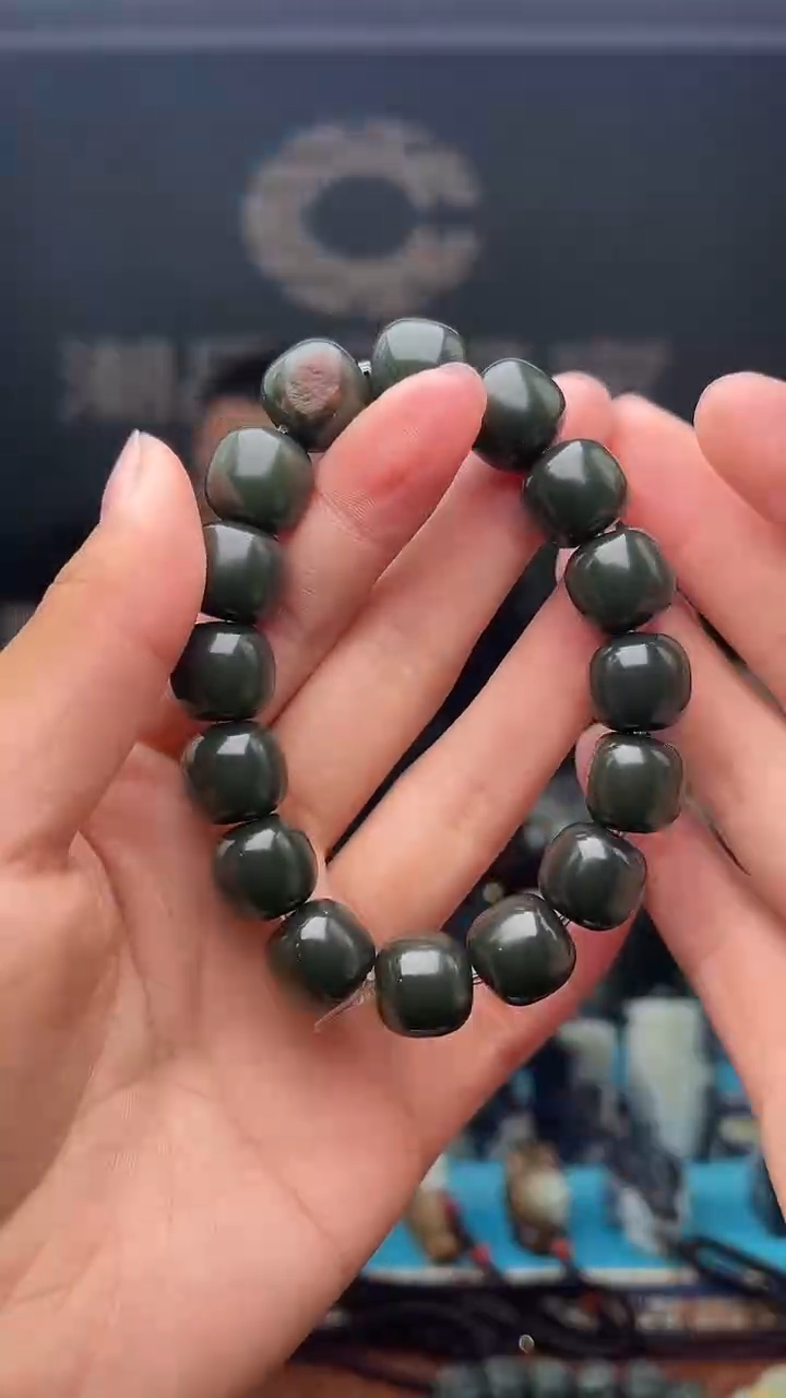 未镶嵌和田玉挂件1