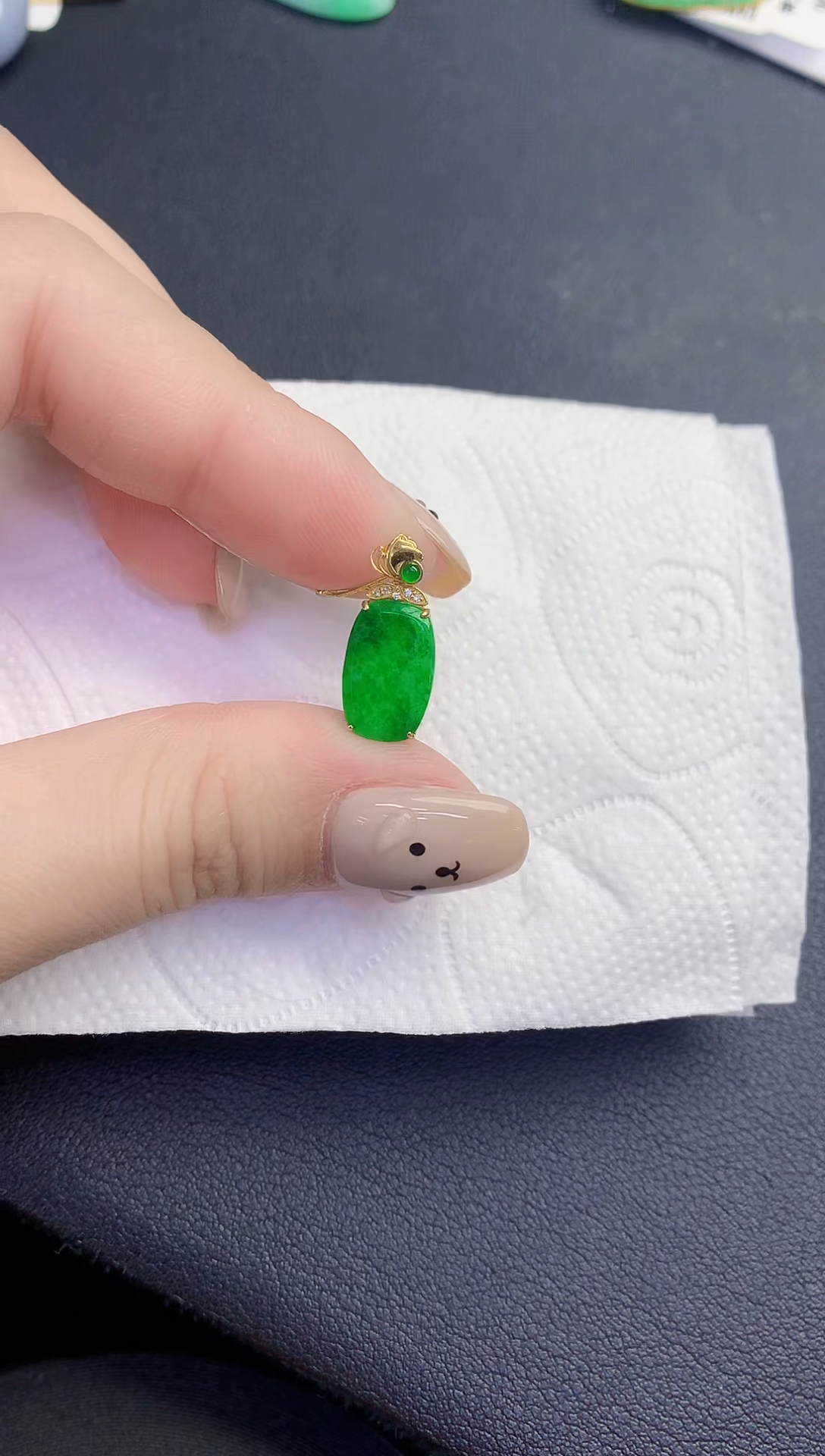 颈饰18K金镶嵌翡翠缅甸天然翡翠A货