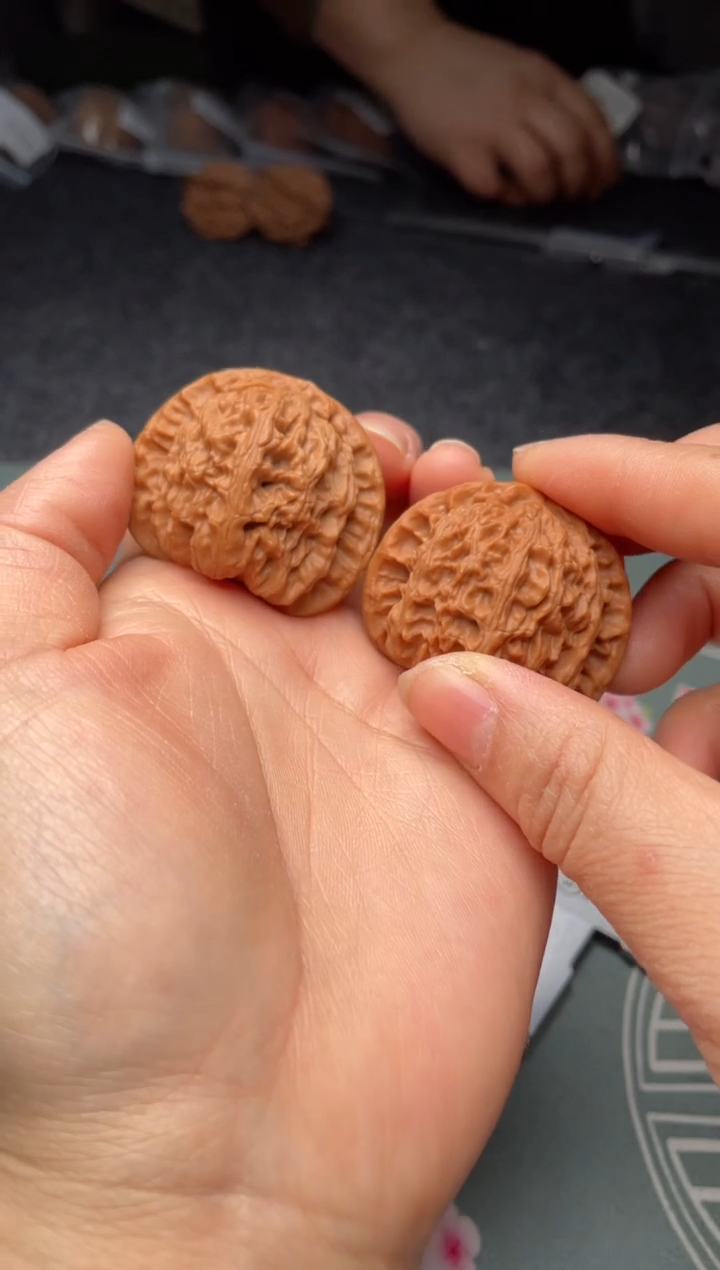 把件文玩核桃w255    白狮子42尺